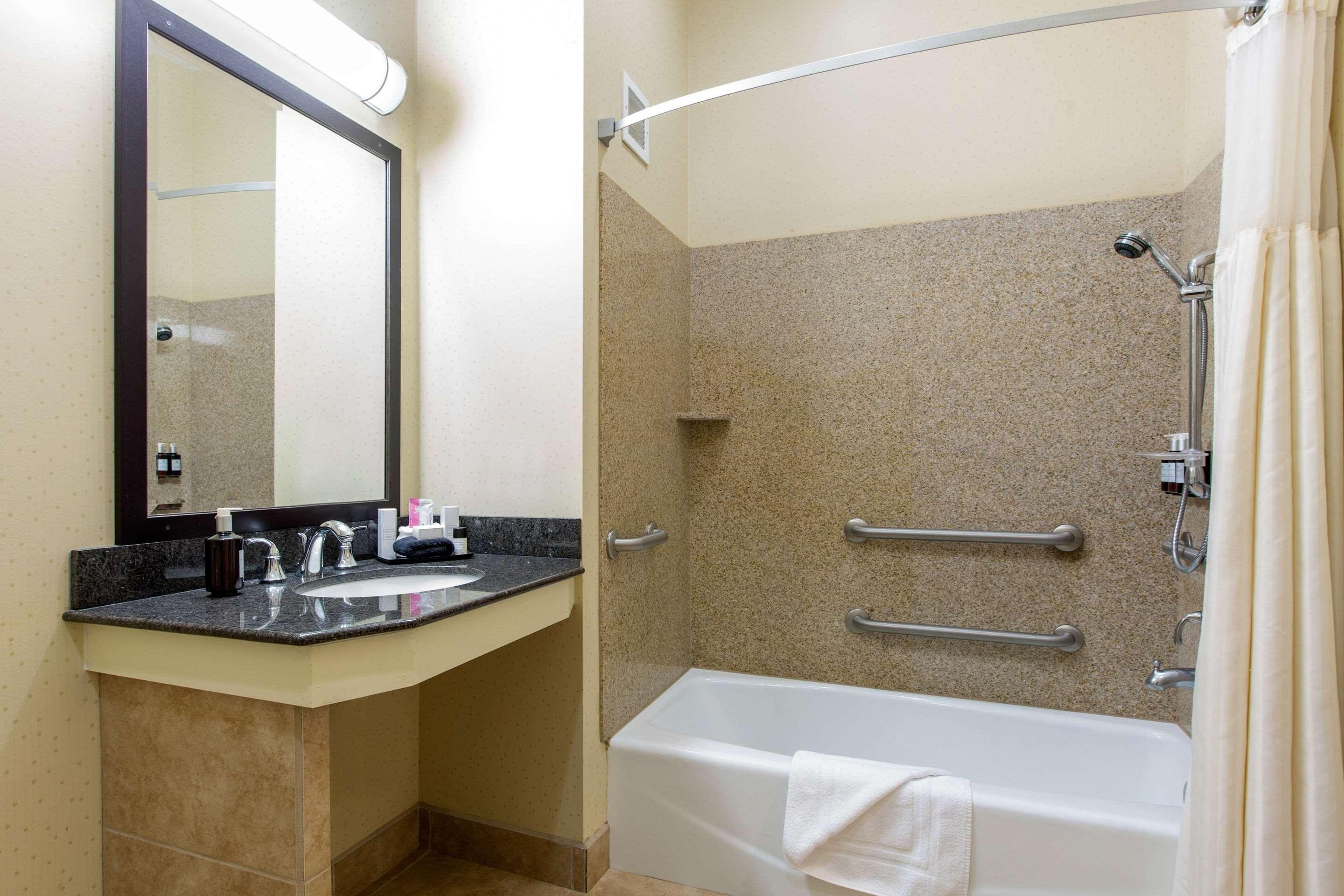 The Oaks Hotel & Suites باسو روبليس، سان لويس أوبيسبو، كاليفورنيا المظهر الخارجي الصورة