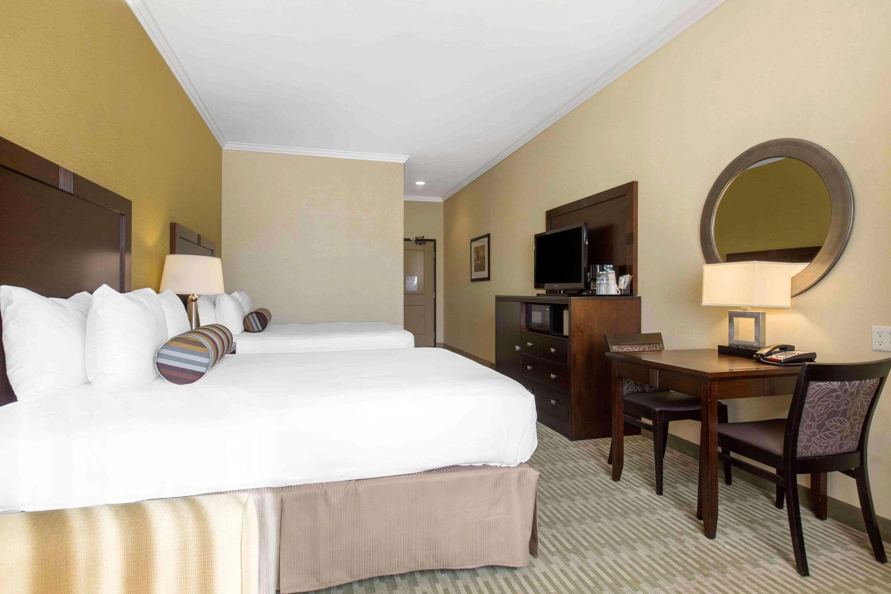 The Oaks Hotel & Suites باسو روبليس، سان لويس أوبيسبو، كاليفورنيا المظهر الخارجي الصورة
