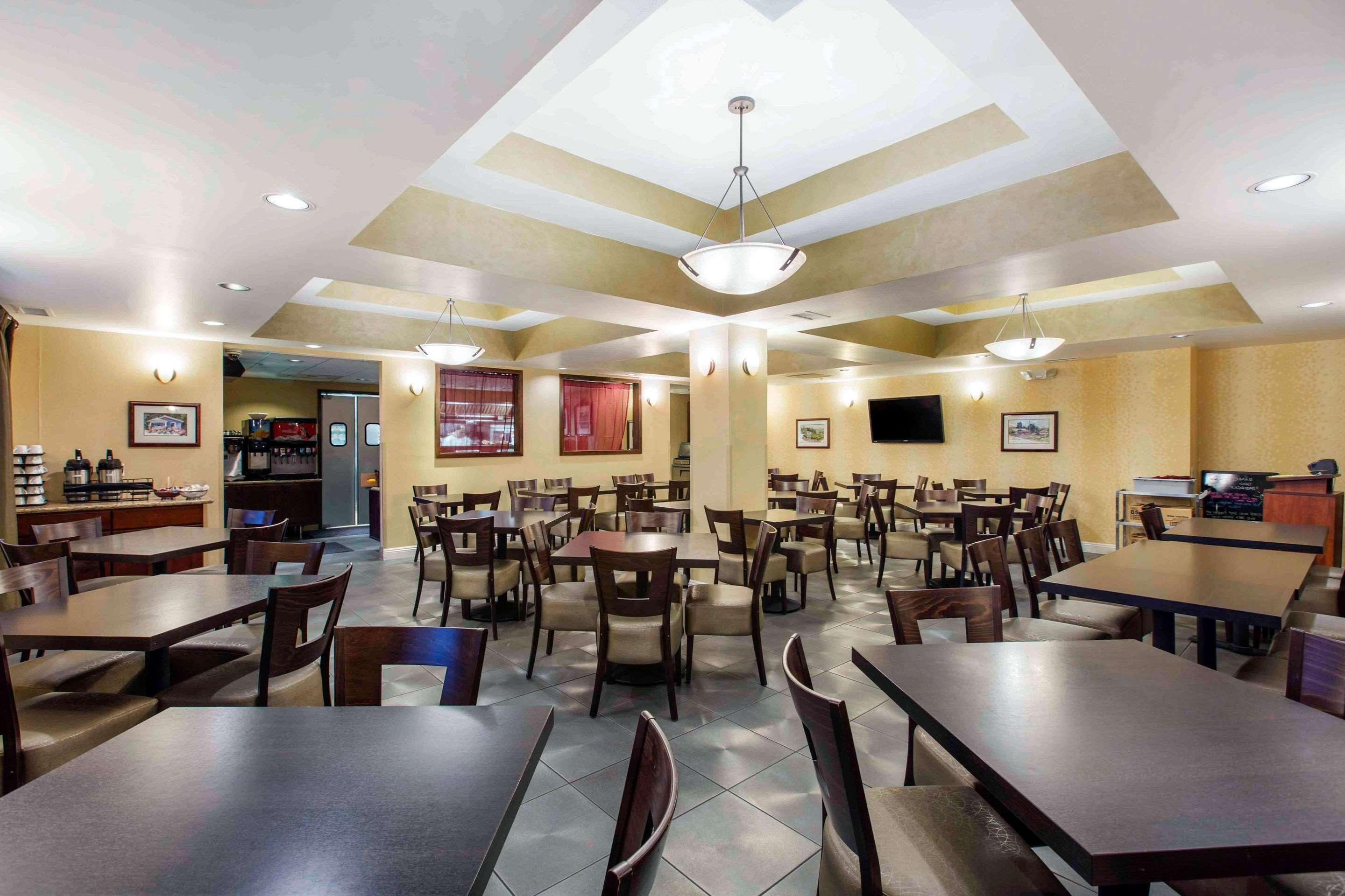 The Oaks Hotel & Suites باسو روبليس، سان لويس أوبيسبو، كاليفورنيا المظهر الخارجي الصورة