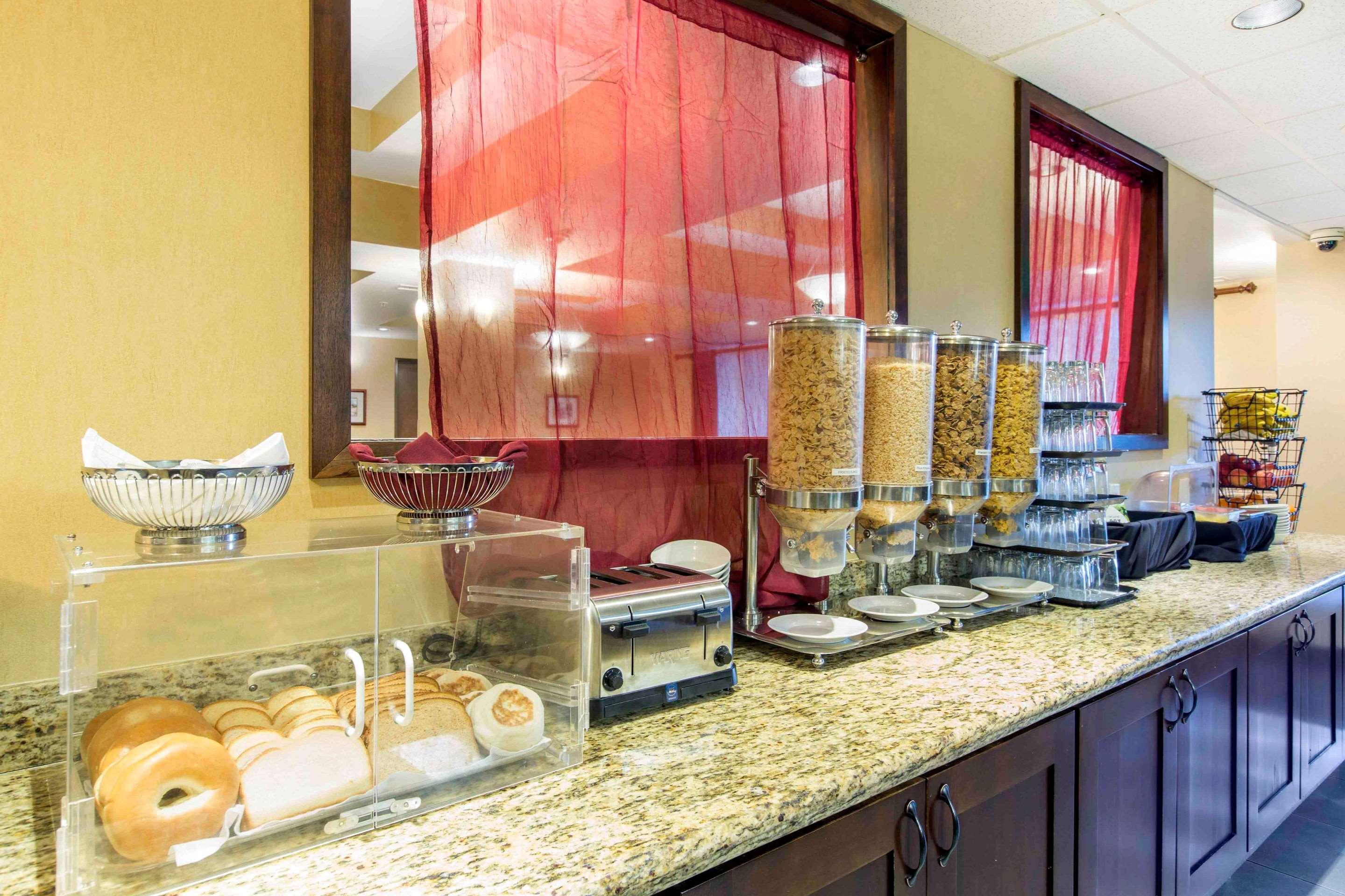 The Oaks Hotel & Suites باسو روبليس، سان لويس أوبيسبو، كاليفورنيا المظهر الخارجي الصورة