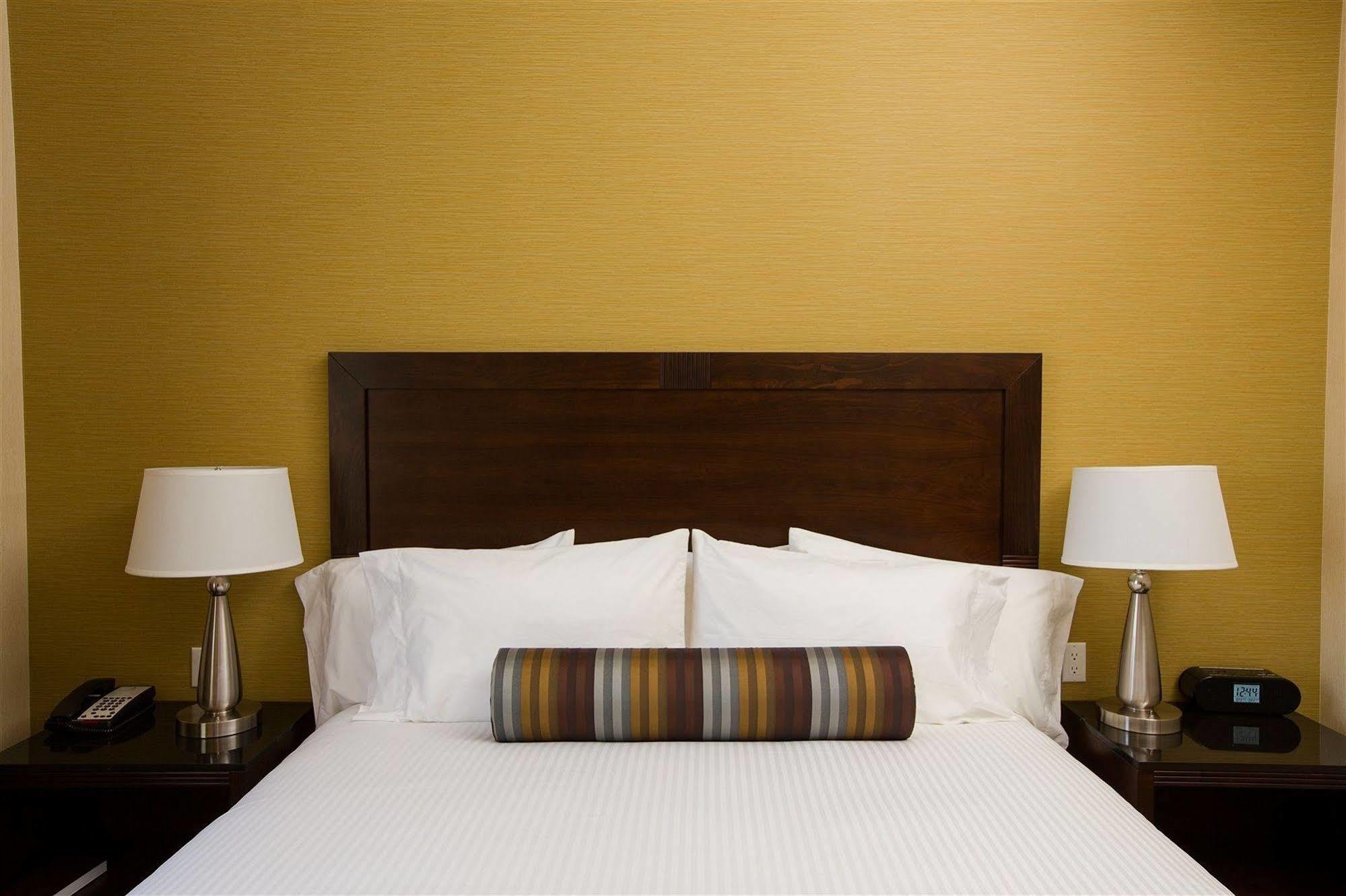 The Oaks Hotel & Suites باسو روبليس، سان لويس أوبيسبو، كاليفورنيا المظهر الخارجي الصورة