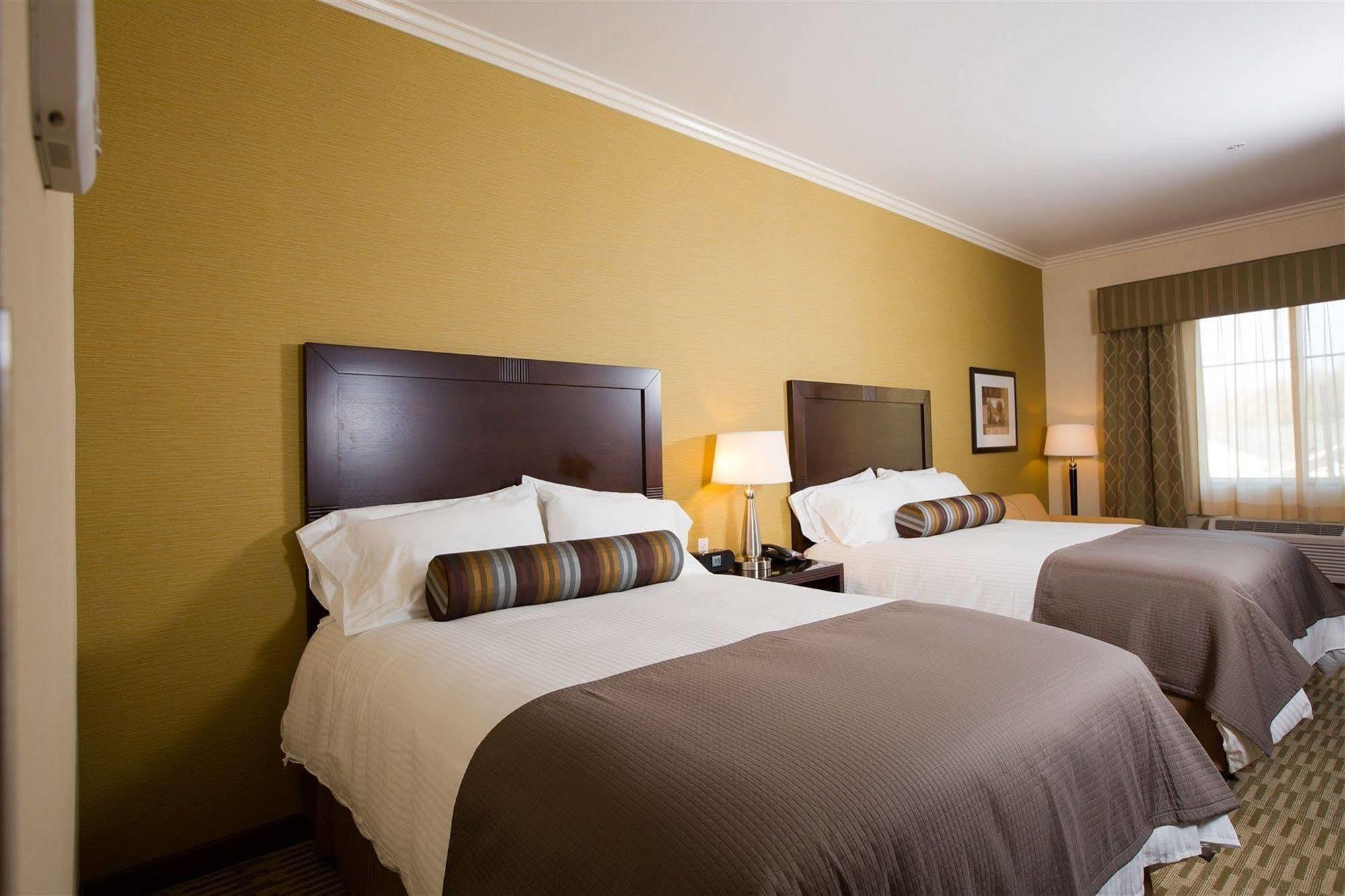 The Oaks Hotel & Suites باسو روبليس، سان لويس أوبيسبو، كاليفورنيا المظهر الخارجي الصورة