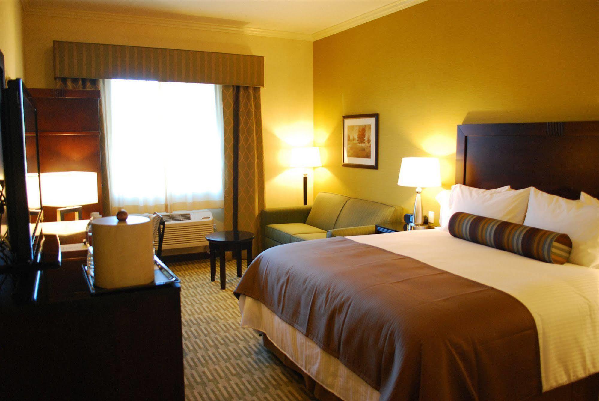 The Oaks Hotel & Suites باسو روبليس، سان لويس أوبيسبو، كاليفورنيا المظهر الخارجي الصورة