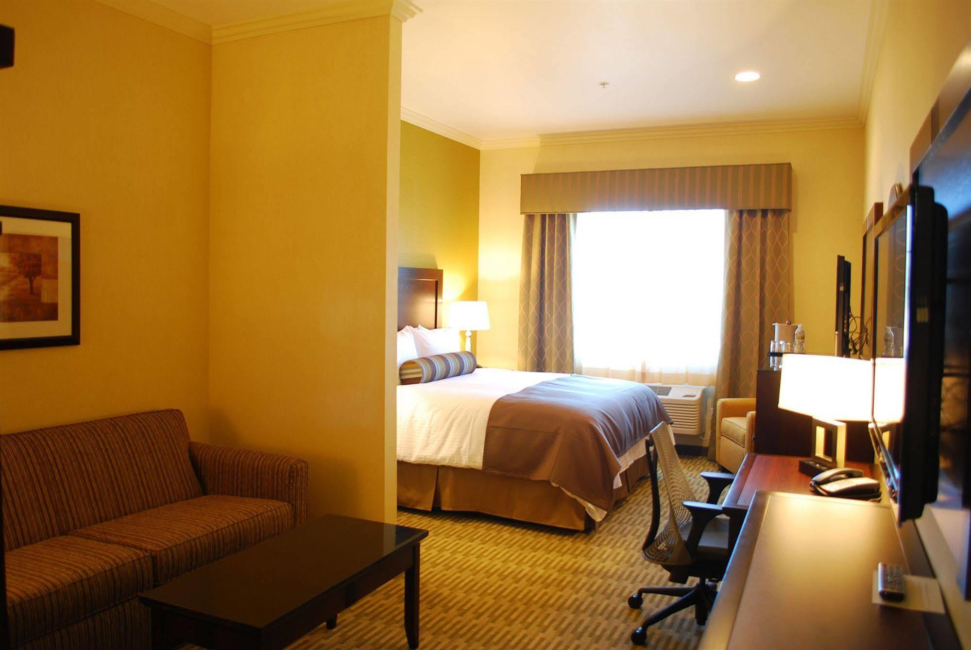 The Oaks Hotel & Suites باسو روبليس، سان لويس أوبيسبو، كاليفورنيا المظهر الخارجي الصورة