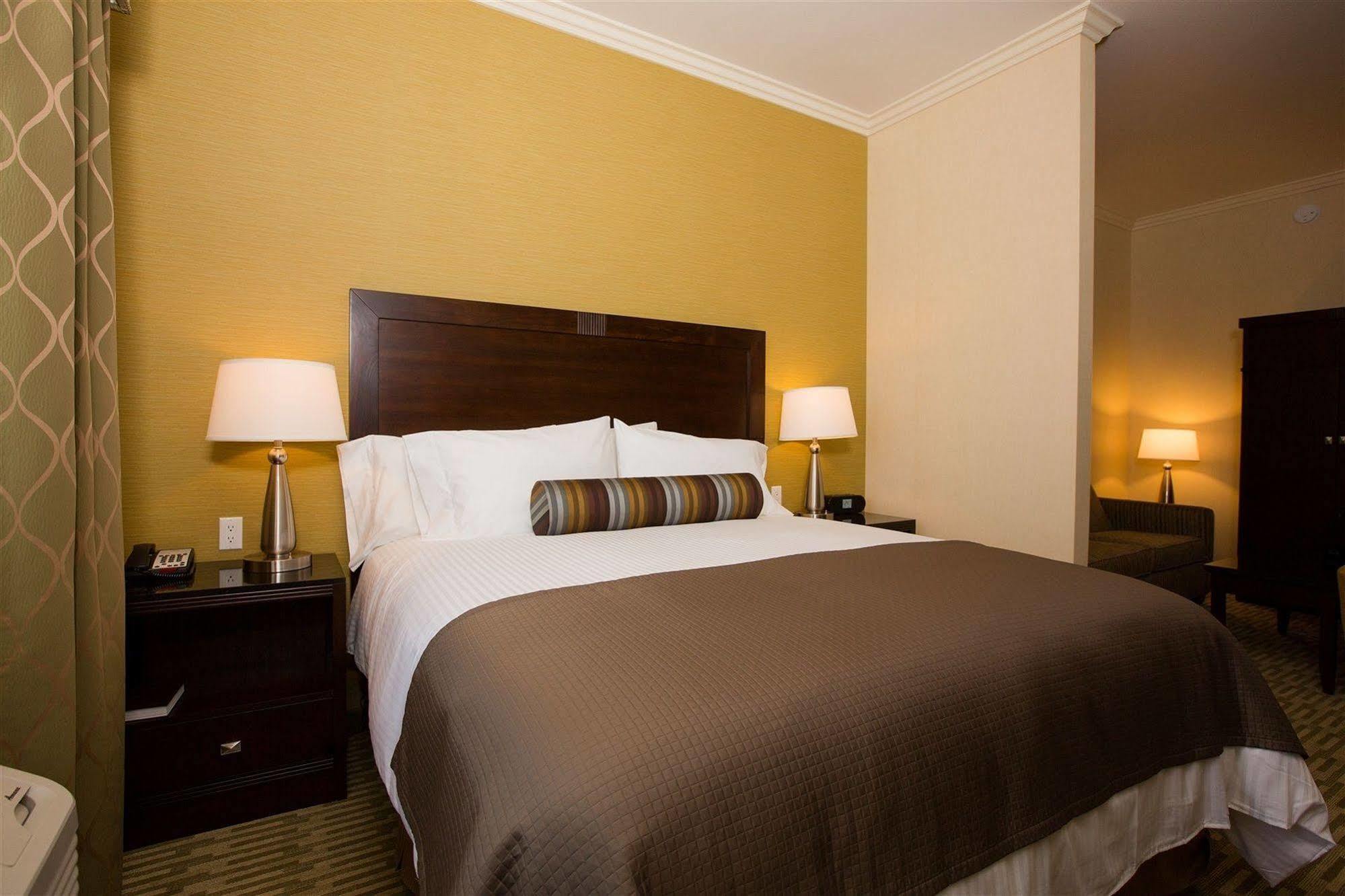 The Oaks Hotel & Suites باسو روبليس، سان لويس أوبيسبو، كاليفورنيا المظهر الخارجي الصورة